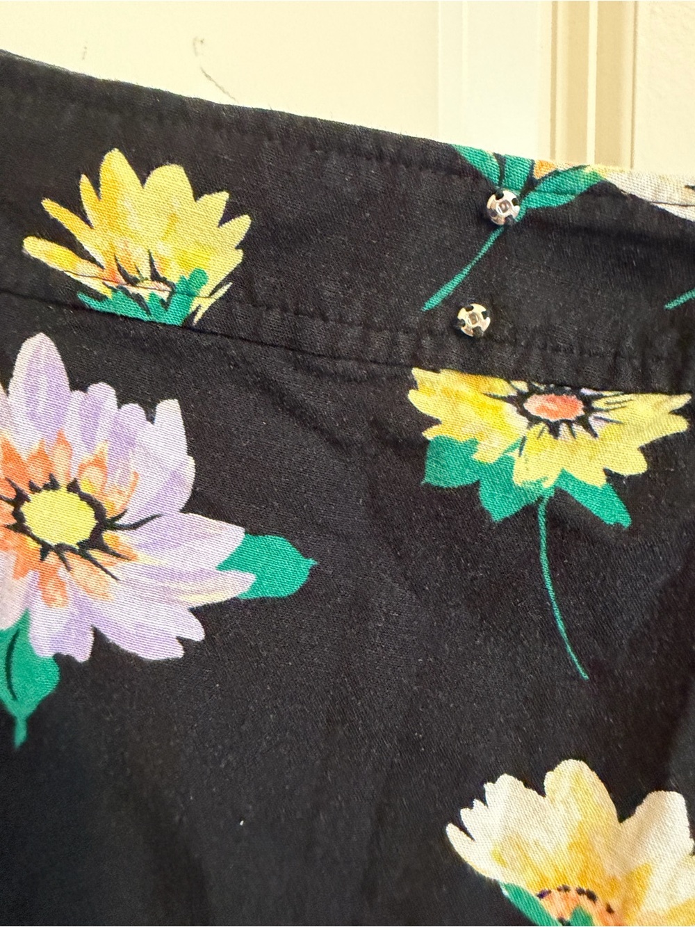 Loft linen blend black floral skirt, size 8 - Picture 3 of 6